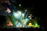 Spectacle de feu flamboyant en cloture du Festival les Chemins de l'imaginaire avec le Groupe f