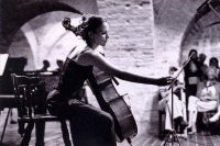 Maja Bogdanovitch, violoncelle vendredi 20 août, église de Saint-Leon-sur-Vézère