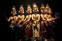 Les Étoiles du Ballet Royal du Cambodge mercredi 27 Juillet, Château de Biron à 21h30 dans l'Eté musical en Bergerac