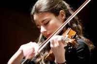 Louise Chisson pour un récital violon-piano aux côtés de Tamara Atschba jeudi 4 août, Grange de Lanquais à 19h dans le festival Eté musical en Bergerac
