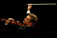 Renaud Capuçon, violon joue avec Tamás Vásáry, piano mardi 21 août, église de Saint-Léon-sur-Vézère à 21h dans le festival du Périgord noir © Jean-François Leclercq